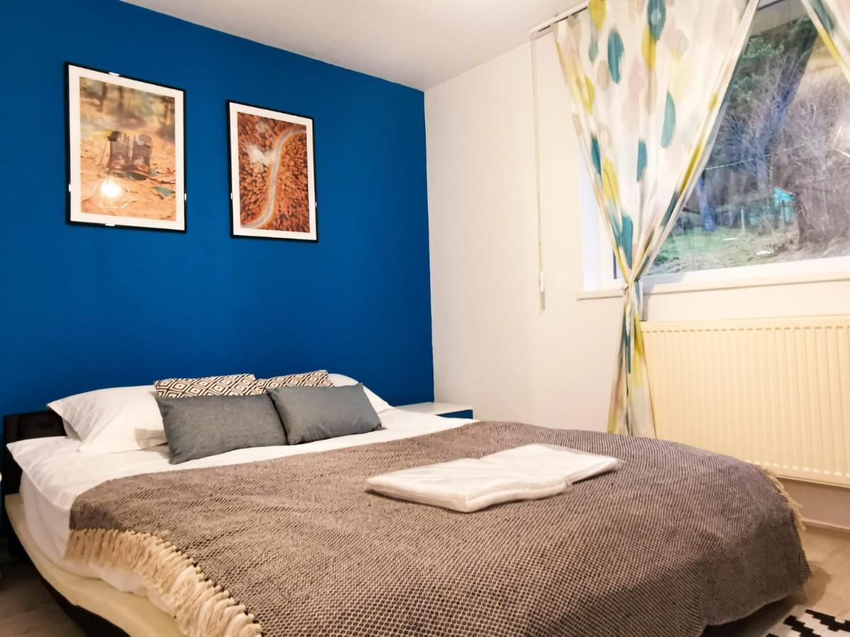 105500 Apartment Buşteni Eksteriør billede