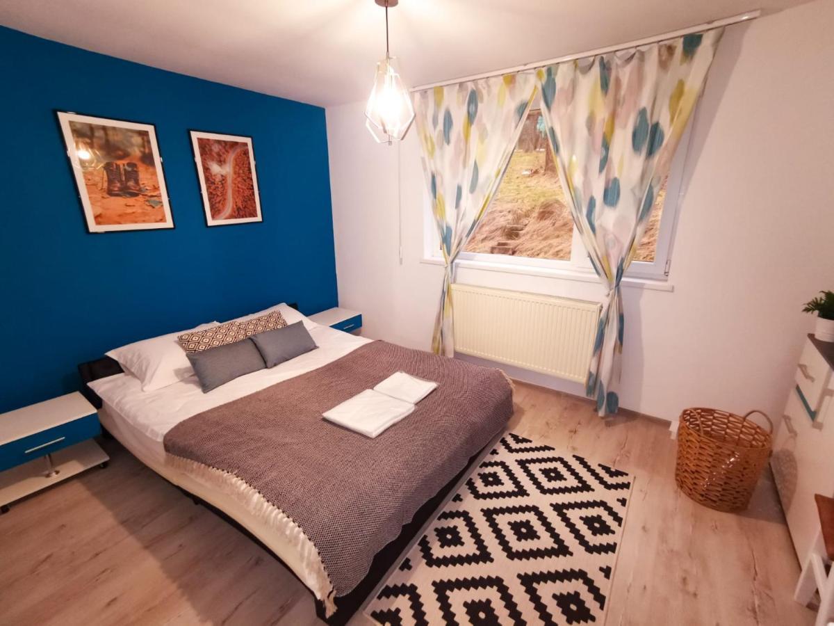 105500 Apartment Buşteni Eksteriør billede
