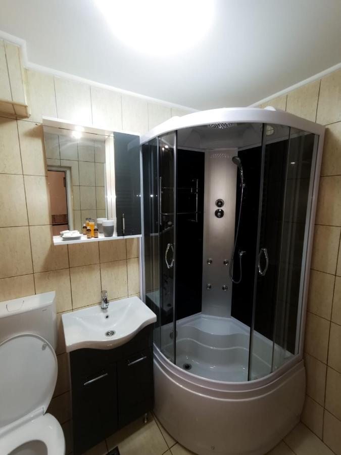 105500 Apartment Buşteni Eksteriør billede