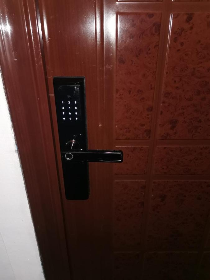 105500 Apartment Buşteni Eksteriør billede